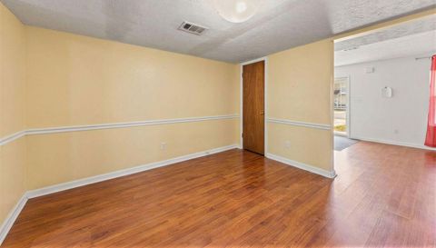 1815 Pointed Leaf Ln