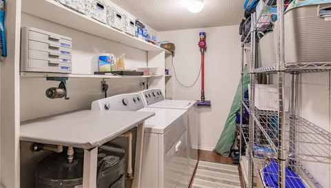 1255 E PEPPERTREE DRIVE