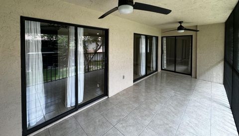 5520 Coach House Cir