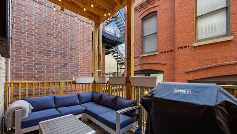 2142 N RACINE Avenue