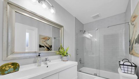 25 HARBOR WOODS CIRCLE