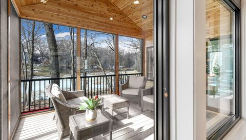 10149 Upper 196th Way W