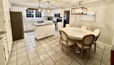 5911 N Shenandoah Rd