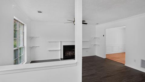 2920 Aspen Woods Entry