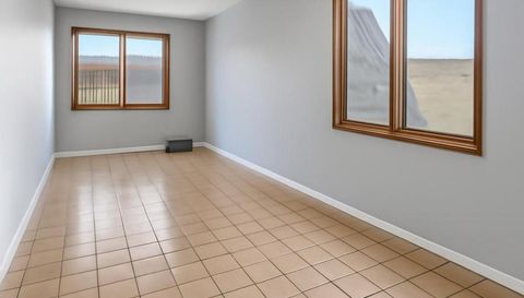 1053 Cromwell Avenue