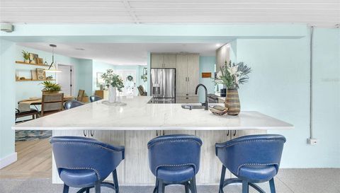 1015 SPINDLE PALM WAY