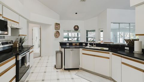 240 N Country Club Dr