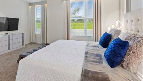 1692 TROPICAL PALMS CIRCLE