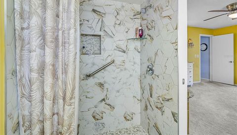 7128 W COUNTRY CLUB DRIVE N