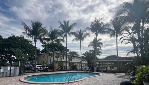 4050 NE 12th Terrace #13