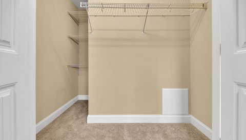 2732 Waters Place Dr