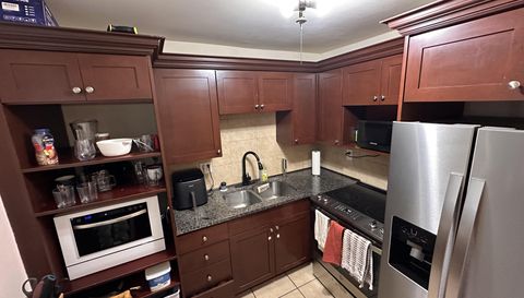 1605 Pennsylvania Ave APT 303