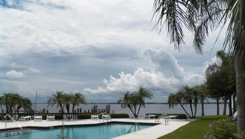 4139 Moon River Circle