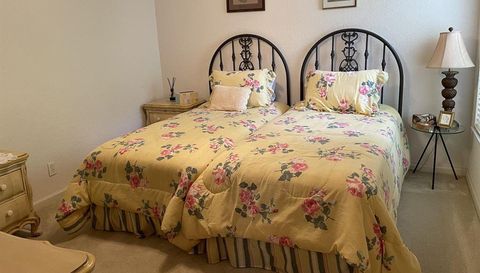 6037 Rossmoor Lakes Court