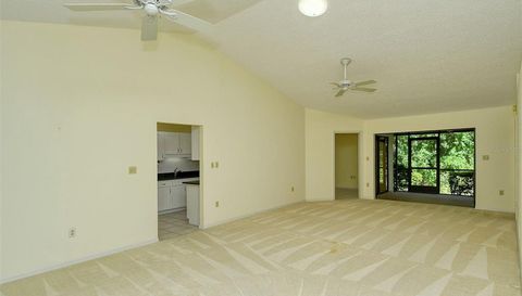 4635 Oak Forest