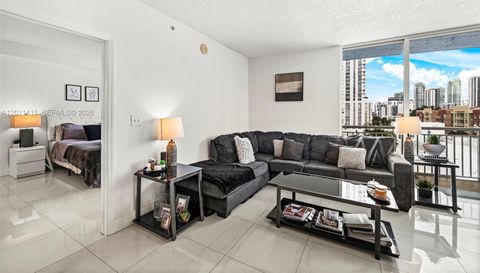 275 Ne 18th St