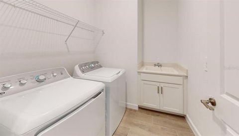 7949 LAKES EDGE LANE