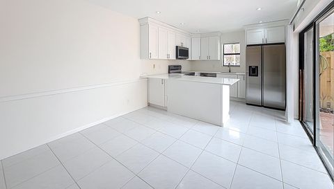 7496 Courtyard Run E