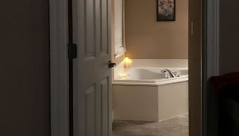 9932 Bending Oaks Drive