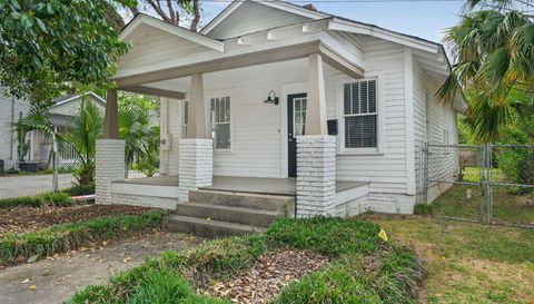 1911 Pickens St
