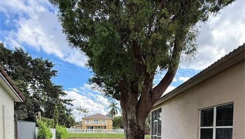 3746 OLD LIGHTHOUSE CIRCLE