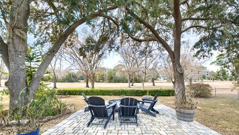 240 N Country Club Dr