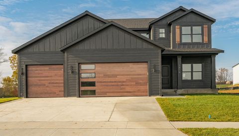 1816 Robinson Lane NE