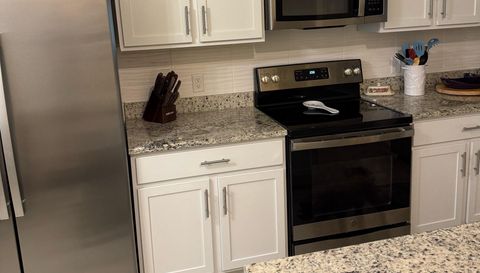 14061 Heritage Landing Blvd