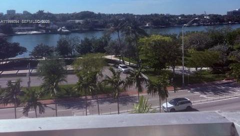 6305 Indian Creek Dr