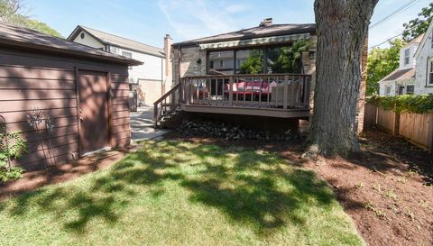 736 S Ashland Avenue