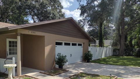 2301 NE 32nd Pl