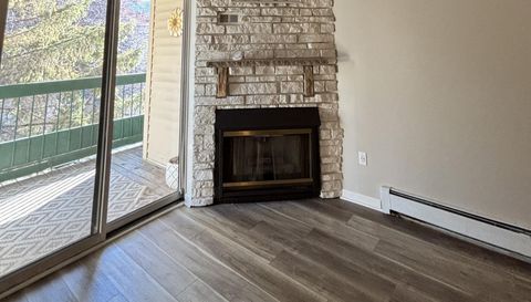 7625 Edinborough Way