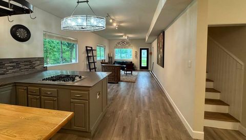 8105 Parker Rd