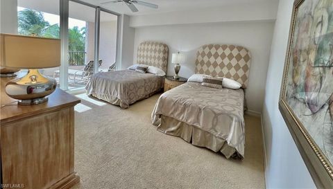 7575 Pelican Bay Blvd