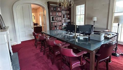 102 Gleneida Ave