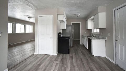 2426 Montgomery Ave NW