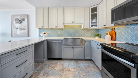 5855 N SHERIDAN Road