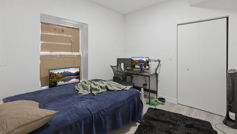 4939 N St. Louis Avenue