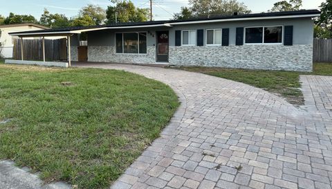 522 Wilshire Dr