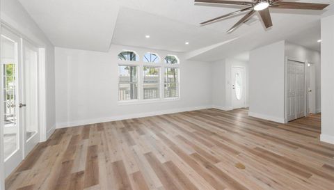 1119 Periwinkle Way Unit 355