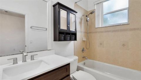 4921 SW 140th Terrace