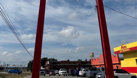 2202 - 2204 N Us Highway 281 Highway N