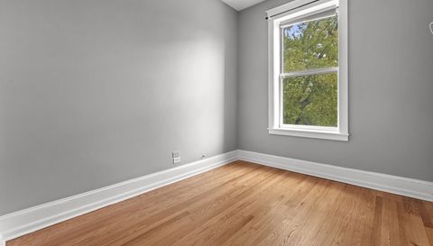 1658 W Nelson Street