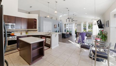 1733 W CAROLINE PATH