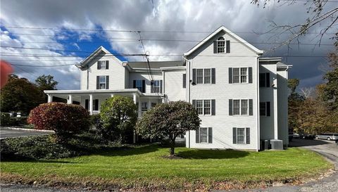 102 Gleneida Ave