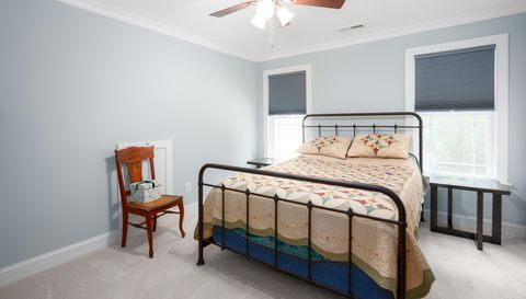 698 Maple Springs Ln