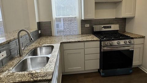 1748 N Austin Avenue