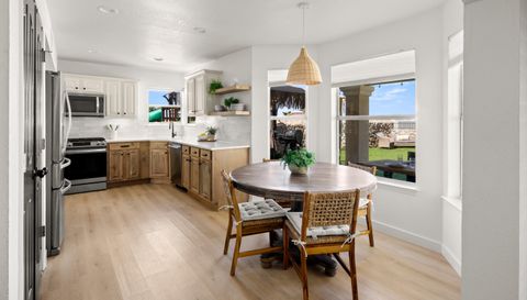 1645 Playa Del Sol St