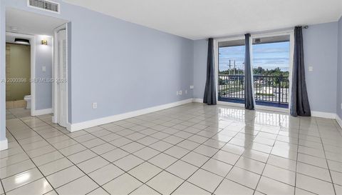 7010 Nw 186th St