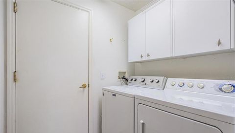 1231 FLORA VISTA
